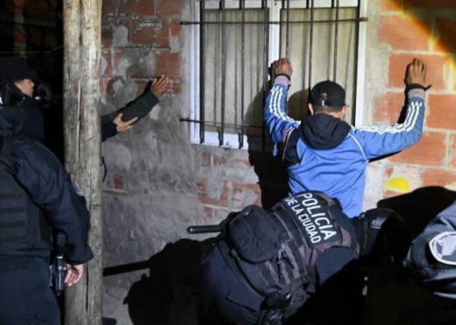Con 1500 policías, lanzan un operativo especial de control en las villas porteñas Con 1500 policías, lanzan un operativo especial de control en las villas porteñas