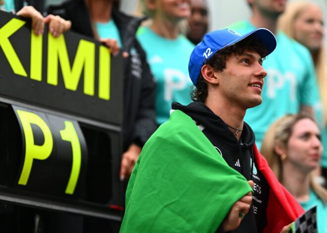Raikkonen elogia al 'maduro' Antonelli: "Puede ganar el título" Raikkonen elogia al 'maduro' Antonelli: "Puede ganar el título"