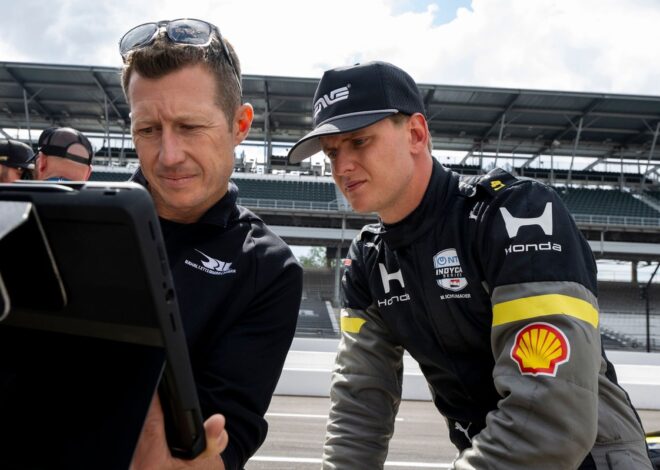 Mick Schumacher causa sorpresa con su progreso en los óvalos mientras apunta a Indy 500 Mick Schumacher causa sorpresa con su progreso en los óvalos mientras apunta a Indy 500