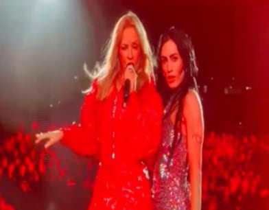 Kylie Minogue se sumó al show de Lali en el Monumental en medio de los rumores de una colaboración