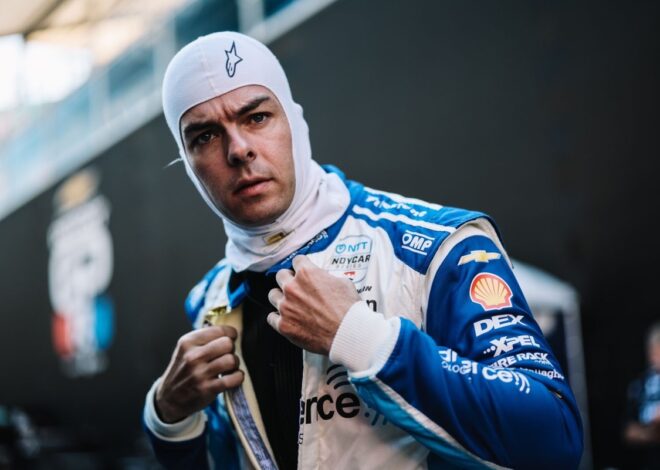 McLaughlin justifica su accidente con Will Power que acabó con sus opciones en Detroit McLaughlin justifica su accidente con Will Power que acabó con sus opciones en Detroit