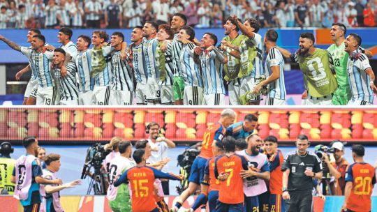 Argentina-España: por Malvinas, por el Diego y por la última de Leo Argentina-España: por Malvinas, por el Diego y por la última de Leo