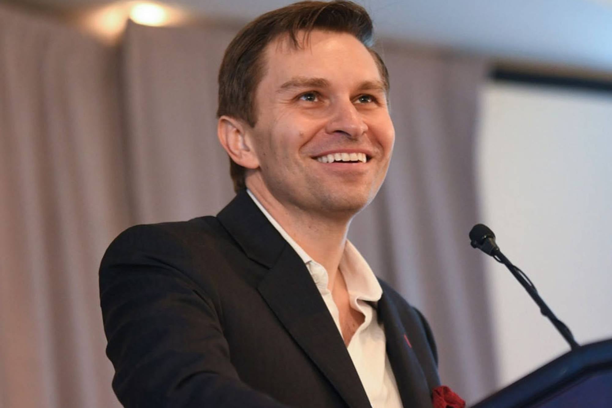 David Sinclair, experto en longevidad de Harvard: “Sabemos que si se retrasa el reloj, las enfermedades desaparecen” David Sinclair, experto en longevidad de Harvard: “Sabemos que si se retrasa el reloj, las enfermedades desaparecen”
