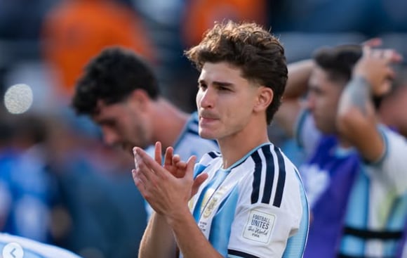 Julián Álvarez: “Vamos a levantarnos, aprender y seguir porque pase lo que pase, somos así” Julián Álvarez: “Vamos a levantarnos, aprender y seguir porque pase lo que pase, somos así”