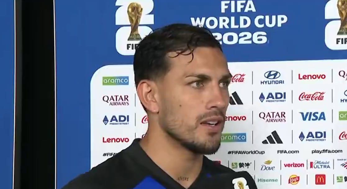 Paredes, sobre la bandera de las Islas Malvinas que exhibió la selección ante Inglaterra: “Siempre serán argentinas” Paredes, sobre la bandera de las Islas Malvinas que exhibió la selección ante Inglaterra: “Siempre serán argentinas”