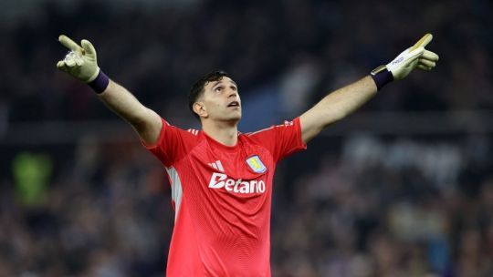 El Dibu Martínez puso en duda su continuidad en la Selección: “Tengo que ver si es momento de dar un paso al costado” El Dibu Martínez puso en duda su continuidad en la Selección: “Tengo que ver si es momento de dar un paso al costado”