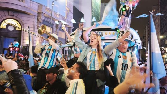 Milei anunció un feriado nacional para recibir a la Selección y espera una definición del plantel Milei anunció un feriado nacional para recibir a la Selección y espera una definición del plantel