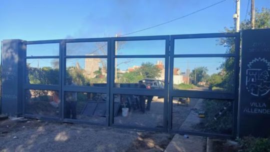 Tras la polémica por el portón cerrado en Villa Allende, el municipio explicó que no conecta con otras calles Tras la polémica por el portón cerrado en Villa Allende, el municipio explicó que no conecta con otras calles